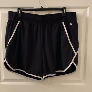 Livi Active Double Layered Shorts w/Pockets 22/24